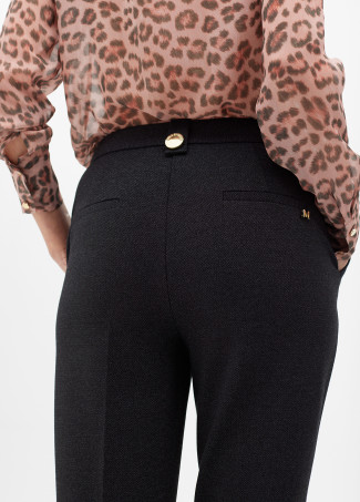 Pantalón de punto con botones