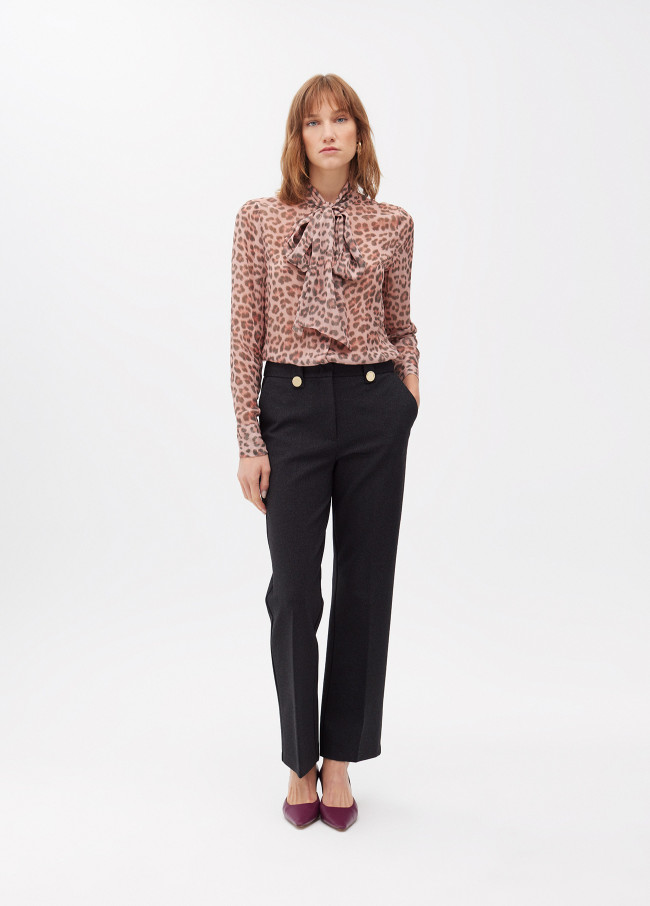 Pantalón de punto con botones