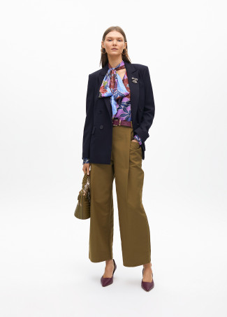 Bluse mit Schleife und Blumenmuster