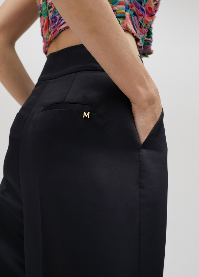 Pantalón palazzo de pinzas satinado