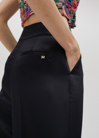 Pantalón palazzo de pinzas satinado