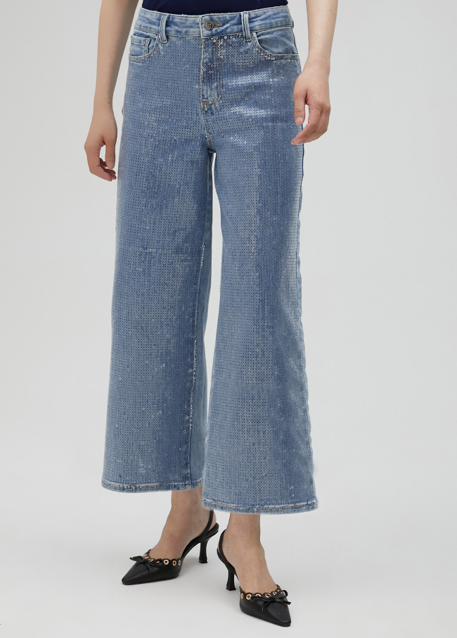 Cropped jeans with sequins