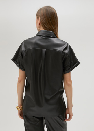 Sobrecamisa manga corta en efecto piel