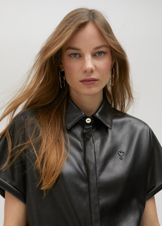 Sobrecamisa manga corta en efecto piel