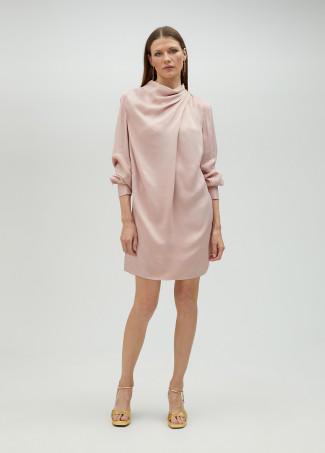 Kurzes Kleid mit Gürtel