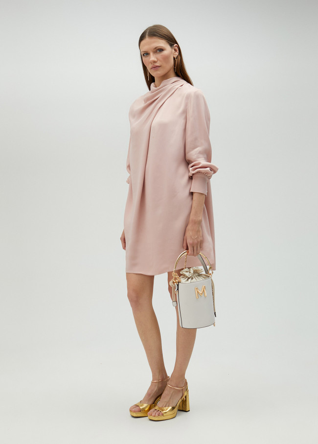 Vestido curto com cinto