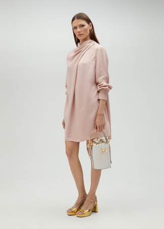 Vestido corto con cinturón