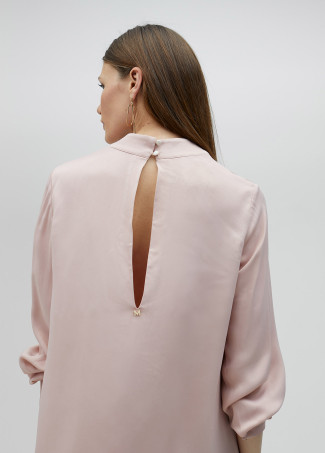 Kurzes Kleid mit Gürtel