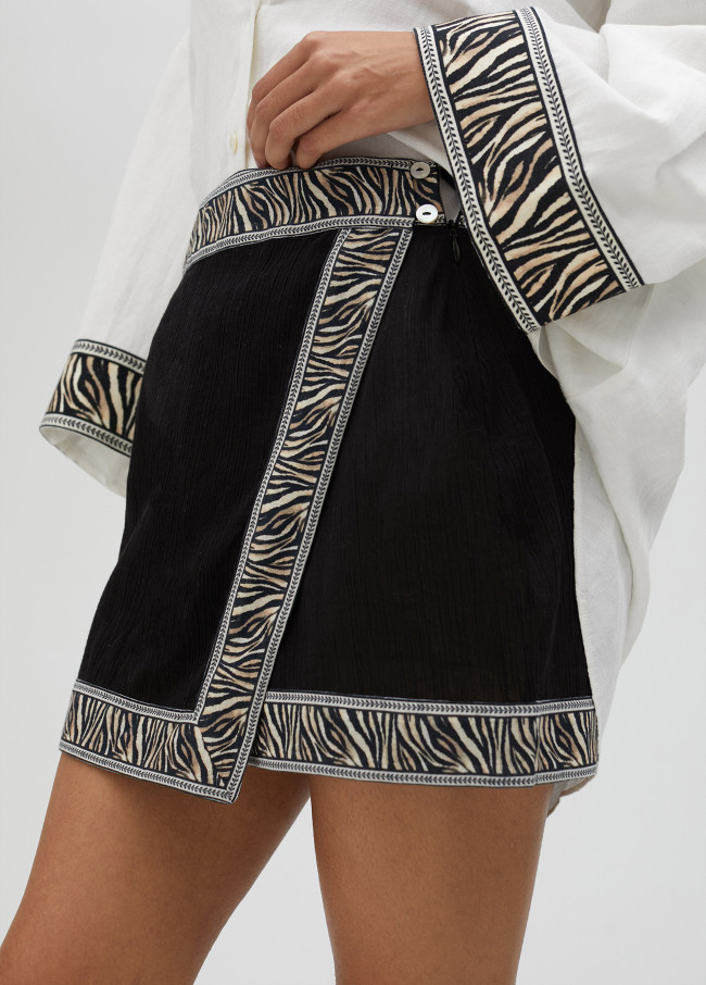 Skort with border