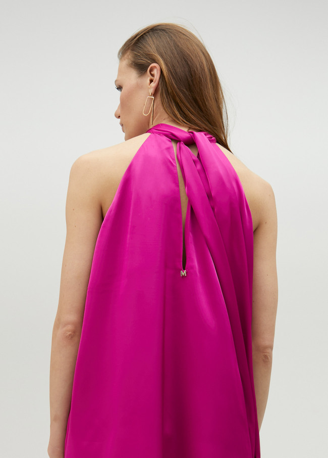 Top con volumen y cuello halter