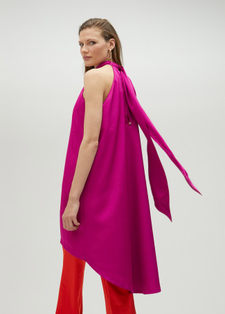 Top con volumen y cuello halter