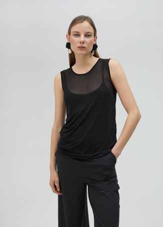 Top de tul con strass