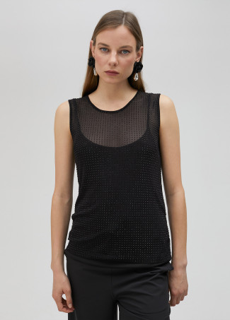 Top de tul con strass