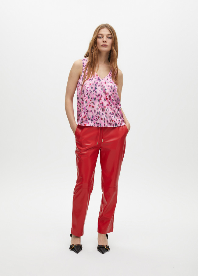 Top cuello pico estampado