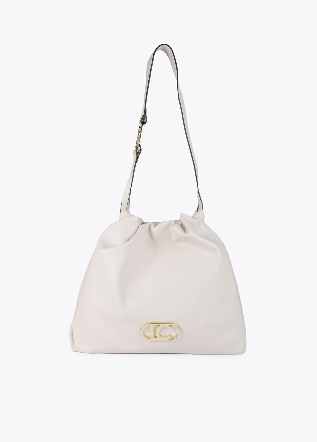 Bolso  shopper efecto piel con logo LC ovalado.