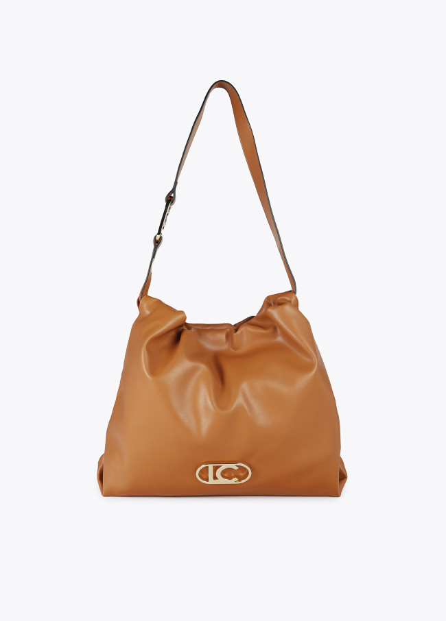 Bolso  shopper efecto piel con logo LC ovalado.