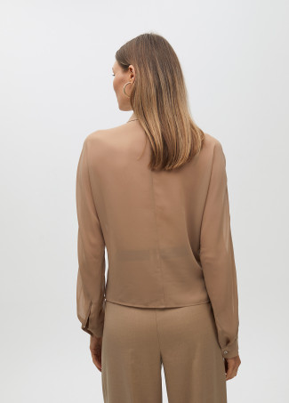 Hemd mit Pailletten auf der Vorderseite