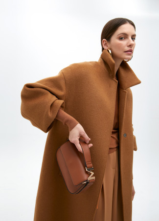 Crossbody bag with faux leather flap and M logo strap