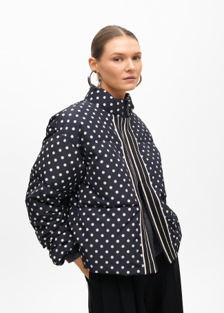 Short quilted anorak with polka dots