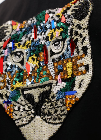 Tier-T-Shirt mit Schmucksteinen