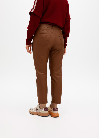 Calça encerada boca de sino