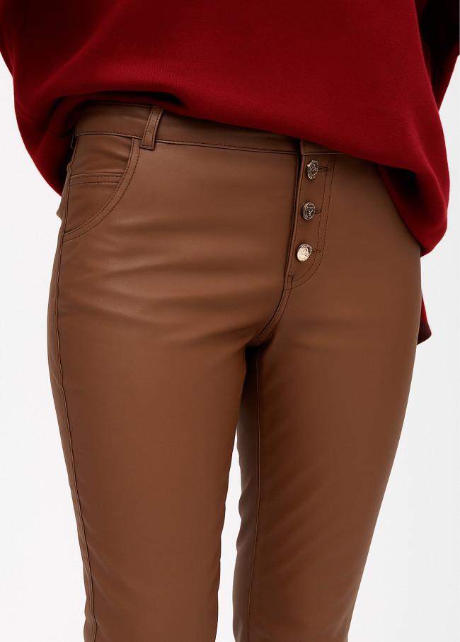 Calça encerada boca de sino