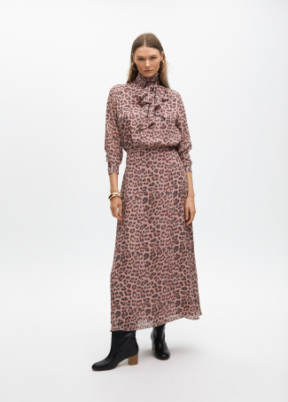 Vestido com estampa animal e laço