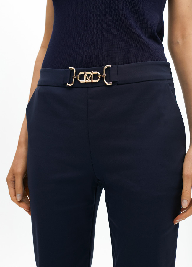 Pantalón campanita con detalle joya en cintura