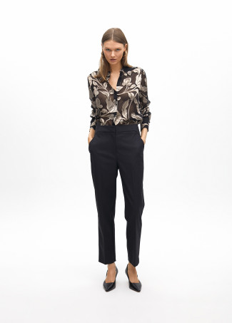 Pantalón chino con detalle cinturilla