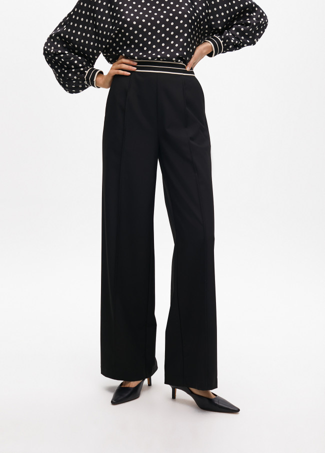 Straight fit trousers with two-tone contrast...