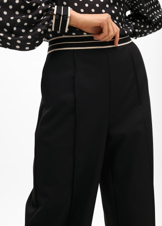 Straight fit trousers with two-tone contrast elastic