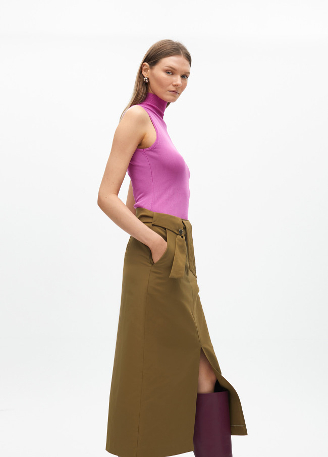 Straight midi skirt with tied fabric belt and...