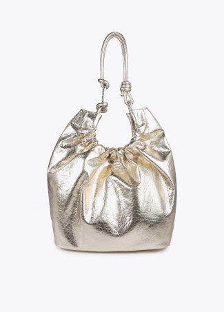 Shopper metalizado con asa de nudos