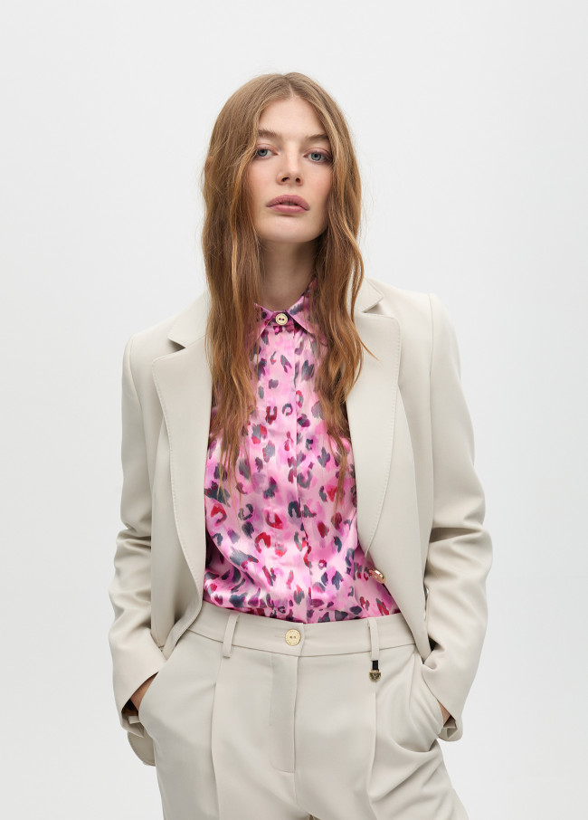 Blazer com Bolso Bordado