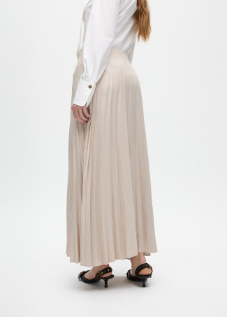 Pleated waxed-effect skirt