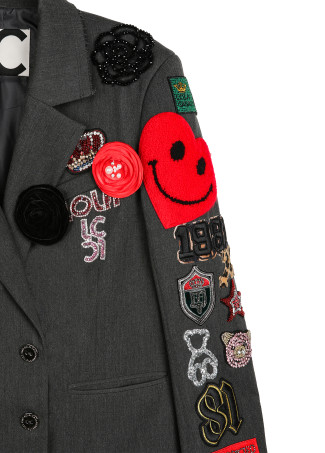 Americana cruzada oversize detalle parches