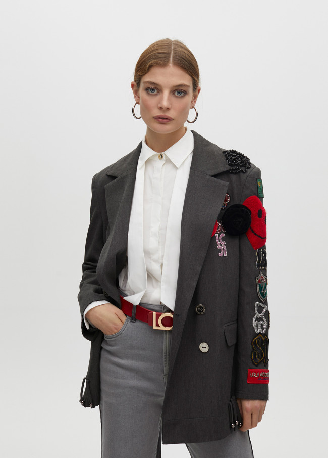 Blazer cruzado oversized com patches