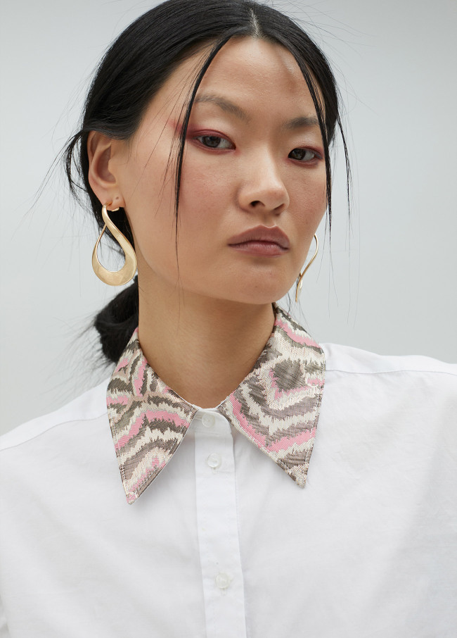 Camisa con detalles en tejido jacquard