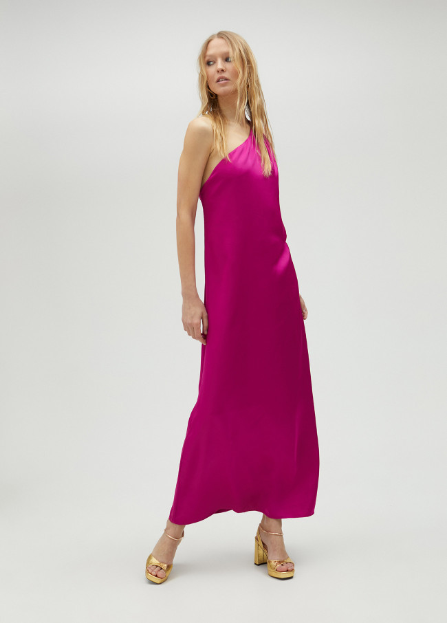 Langes Kleid mit einem Träger