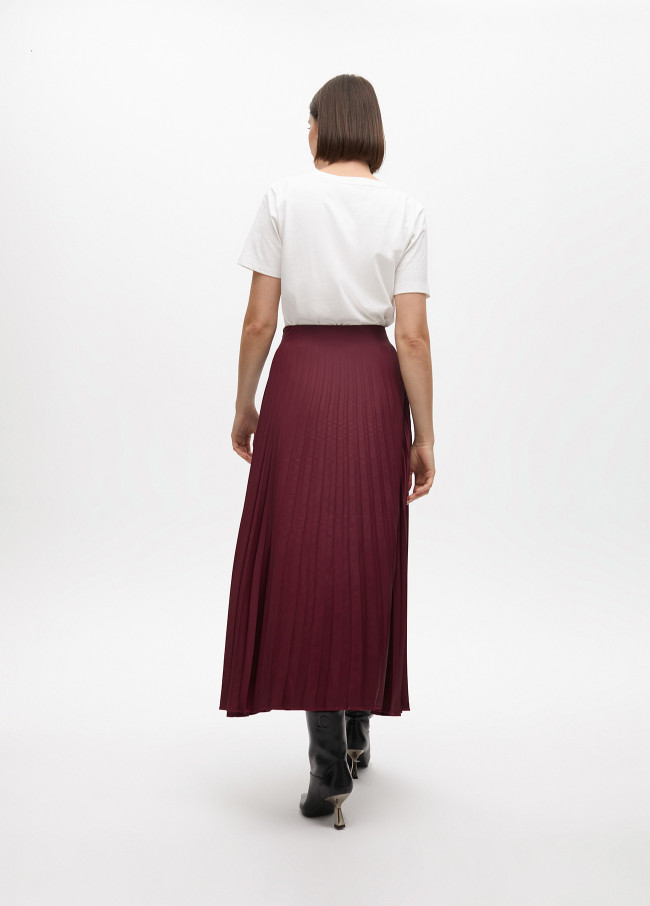 Pleated waxed-effect skirt
