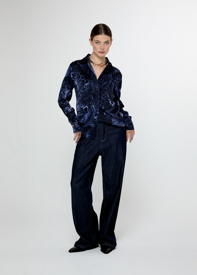 Camisa logotipada recta