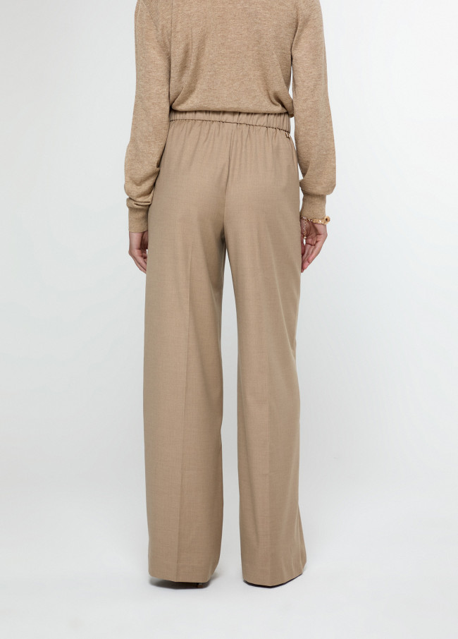 Straight fit trousers with an elasticated...