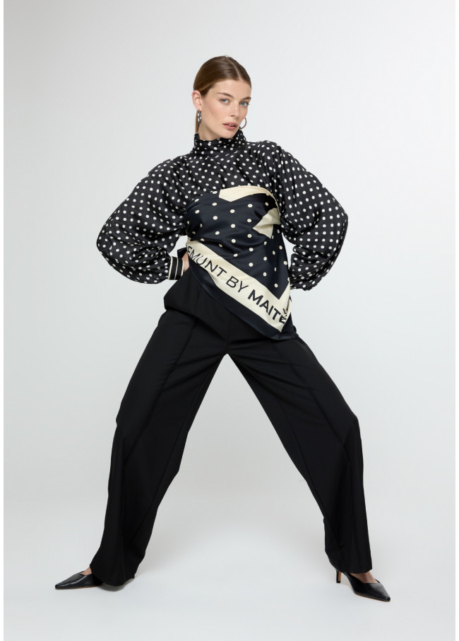 Pañuelo estampado topitos