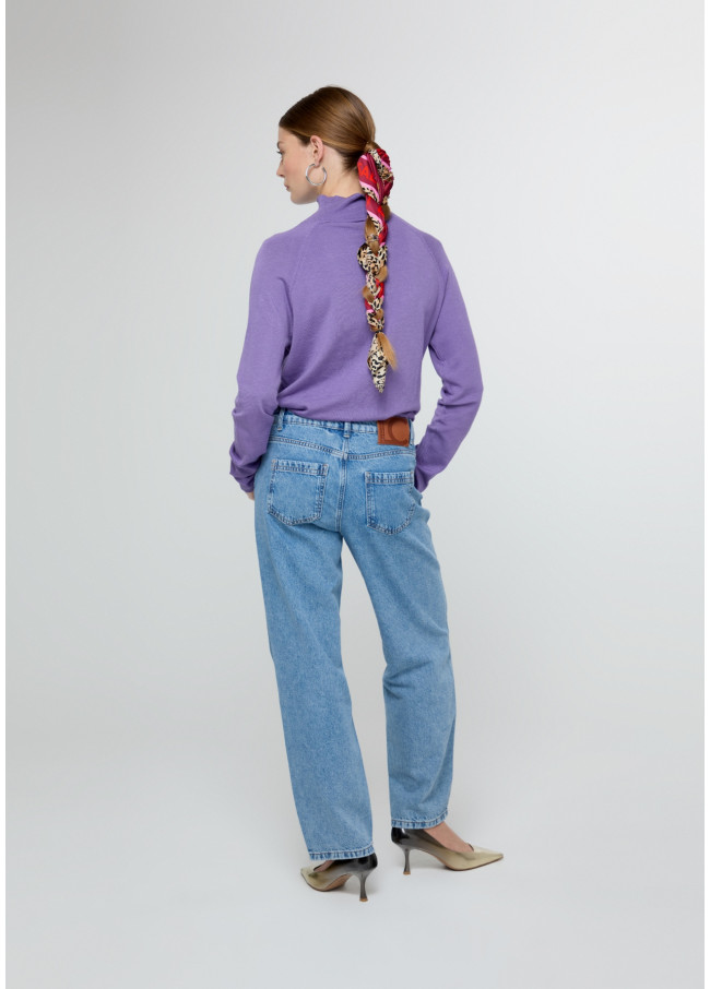 Lenço estampado LC e leopardos