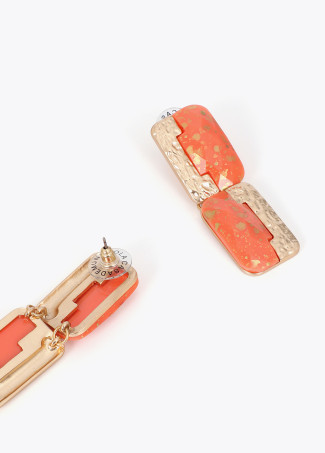 Brincos combinados metálico e acrílico