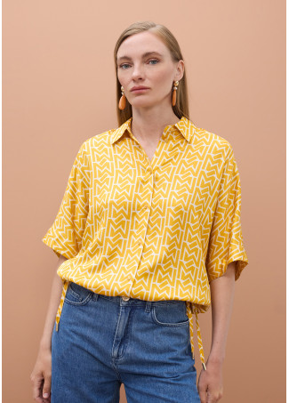 Satinbluse mit fallendem Ärmel und 'Emes' Print
