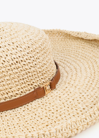 Chapeau à large bord en effet raphia