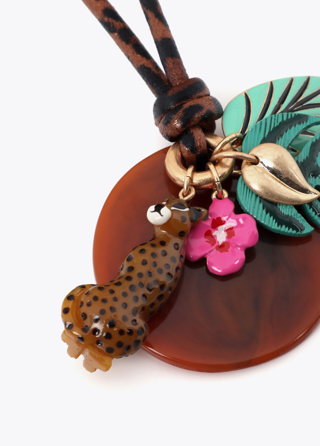 Collier long cordon imprimé animal et charms...