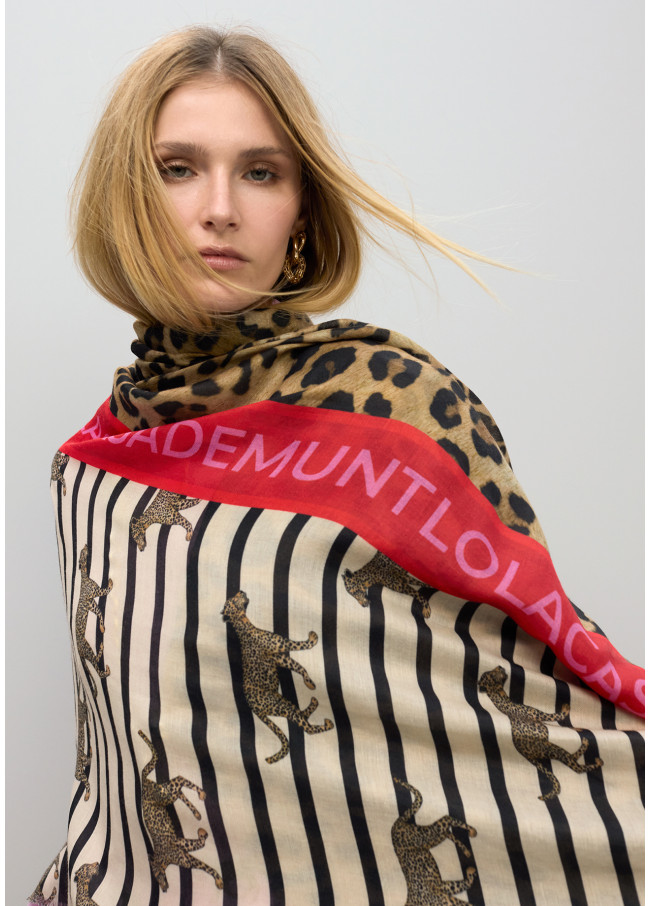Lenço com estampado de riscas e leopardos