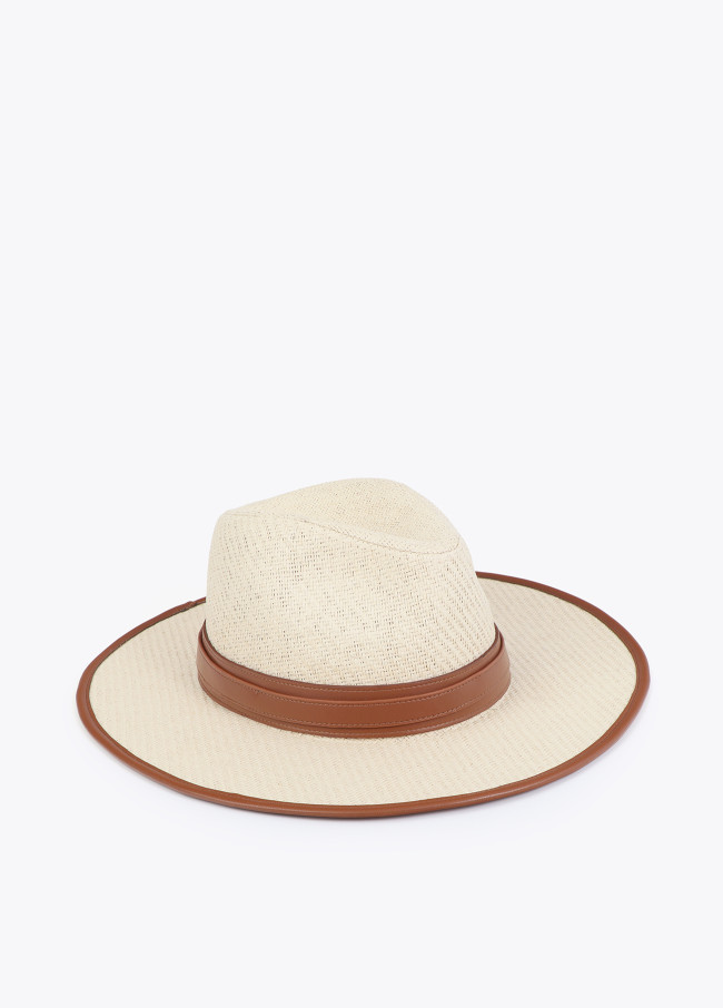 Cappello bicolore con cinturino con fibbia...